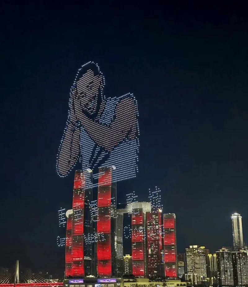 哇！这简直太炸了吧！
库里这次中国行，也没谁了吧！
重庆直接出无人机了，重庆文旅