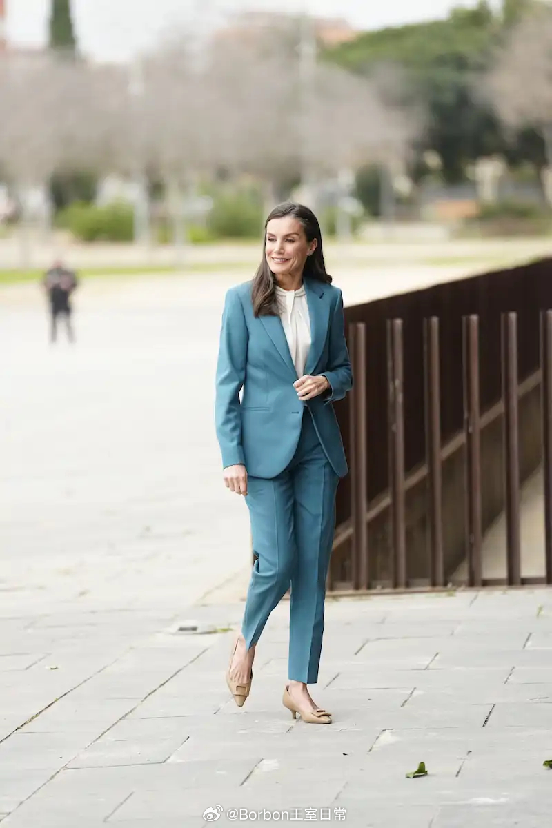 西班牙王室 3月3日，莱后以西班牙罕见病协会（FEDER）名誉主席的身份，在卡斯