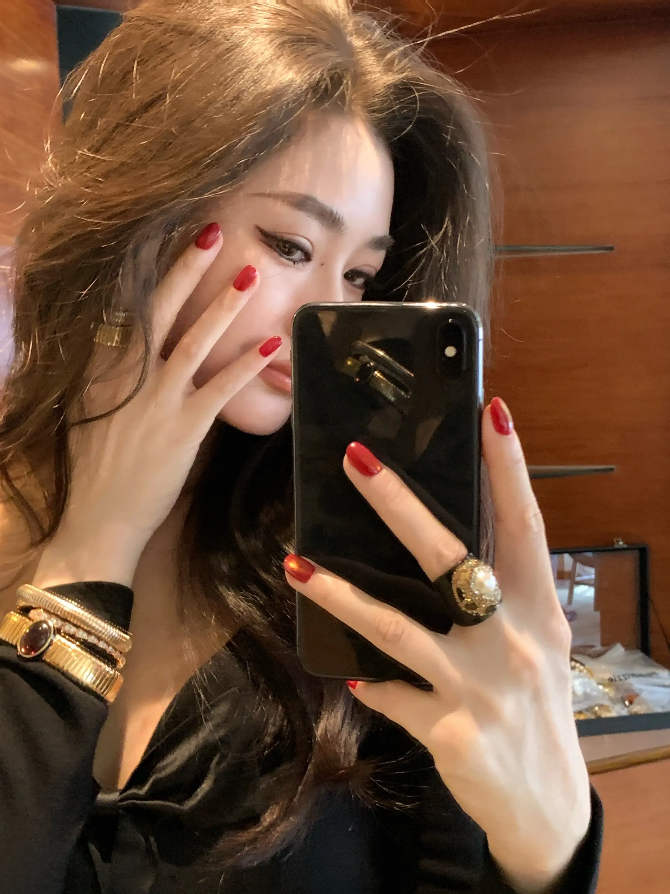 红色美甲的权威我后知后觉