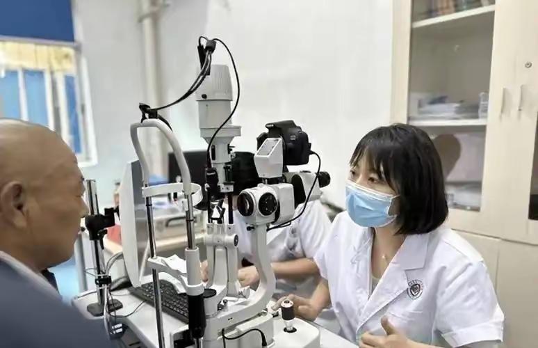 曾医生确已离开以前工作过的地方，去了哪里，现在到底有没有从医还没有个准确的说法。