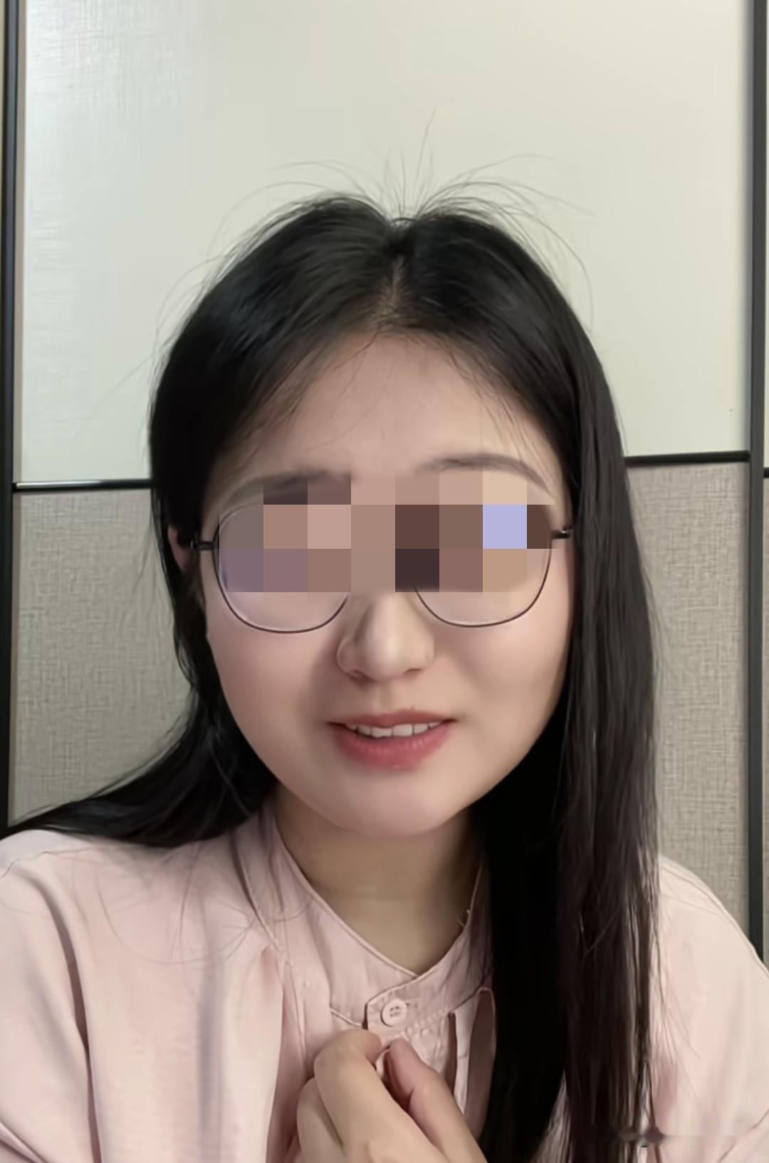 为什么我现在对网上这种圆脸、微胖、带大框眼镜的女孩第一感觉就不太友好呢？