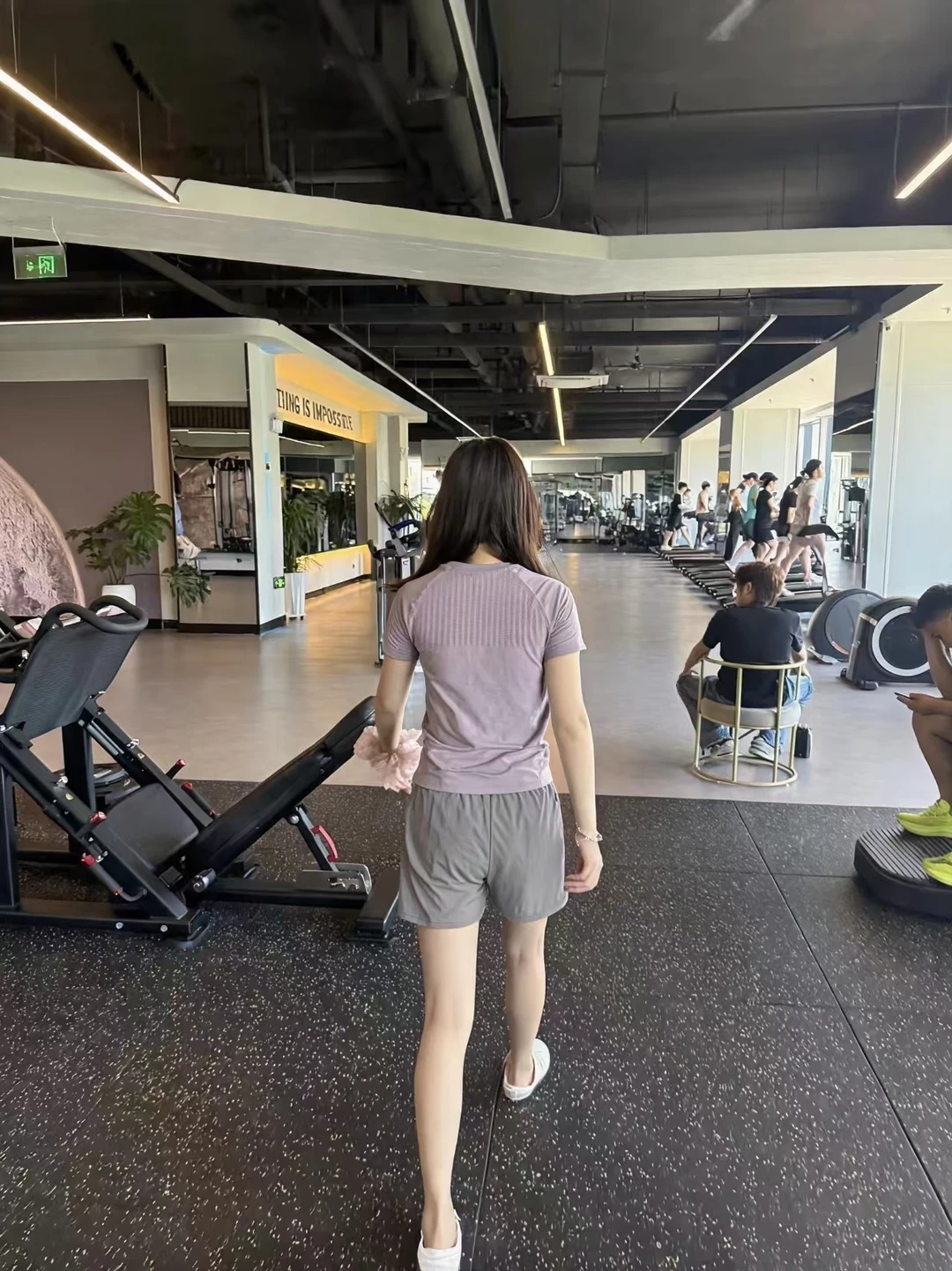 又是下班直接穿去健身房的一套