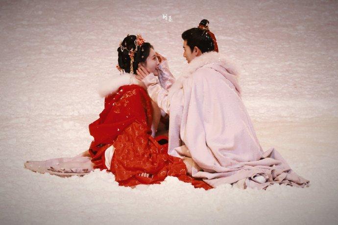 好！好！好！”说什么都全盘肯定
这谁还分得清戏里还是戏外啊
尚公主杀青不是结束而