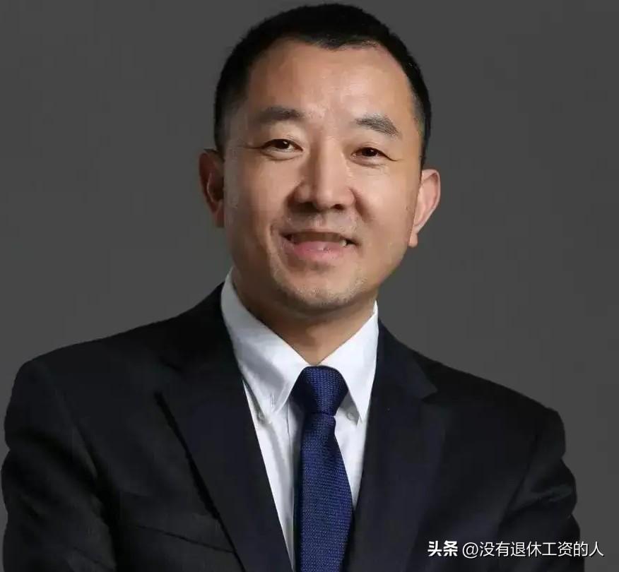 曾经的“反腐斗士”陈行甲，最近遇到了风波。有人质疑，他从自己管理的慈善基金，领取