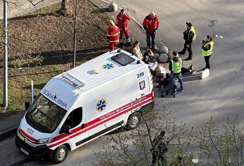 基辅突发随机枪击案致6死14伤 枪手劫持人质后被击毙海外新鲜事俄乌冲突 乌克兰首