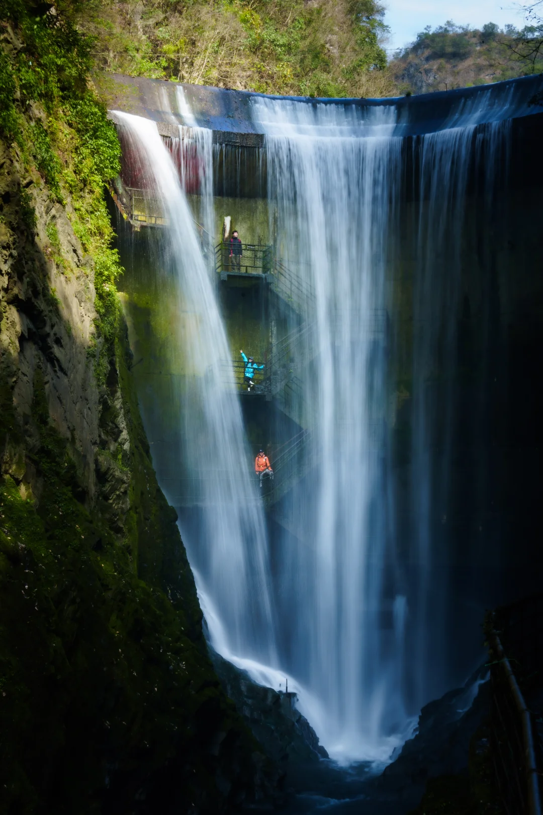 香火岩徒步｜瀑布+溶洞+峡谷一次走完 🌲