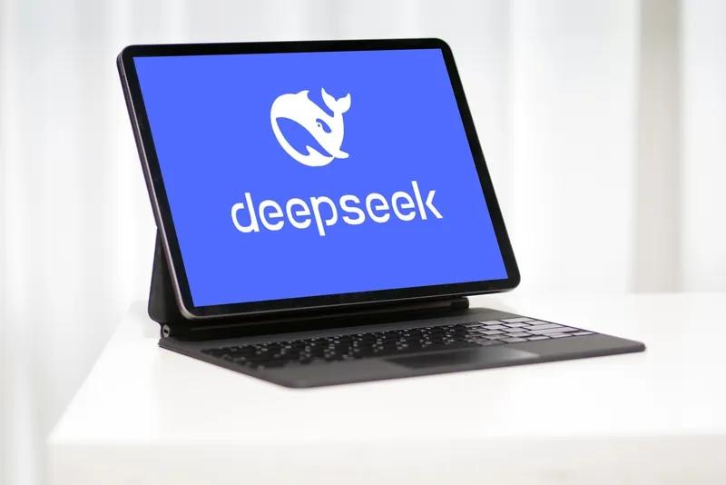 Deepseek的5日盛宴拉开帷幕，首日推出FlashMLA：可将英伟达H800