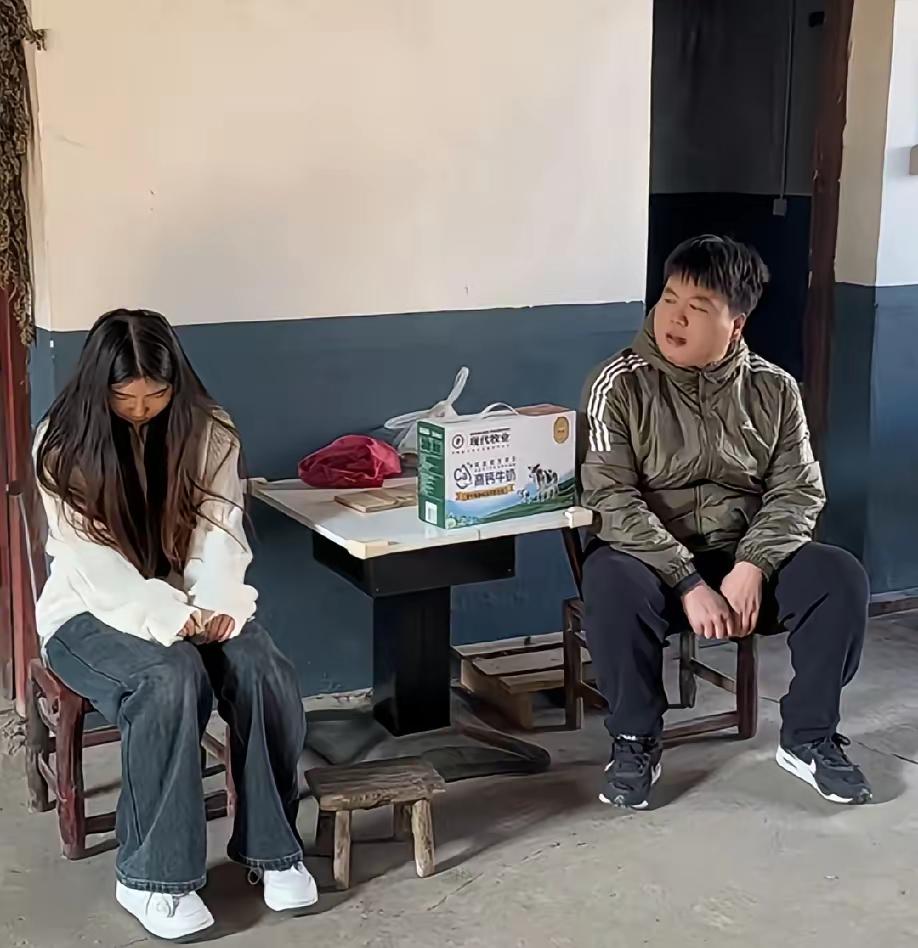 和前夫过了五年，30岁上还是分开了，就搬回娘家待了大半年。谁知道亲哥和亲嫂子的脸