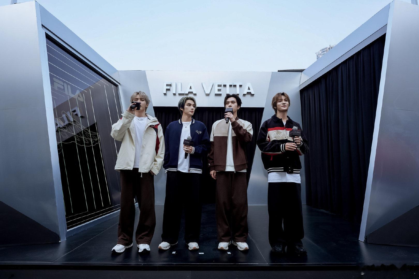 威神V和V头鞋有多智酷 威神V简直酷到没边！脚踩V头鞋一出场就气场全开，智酷氛围