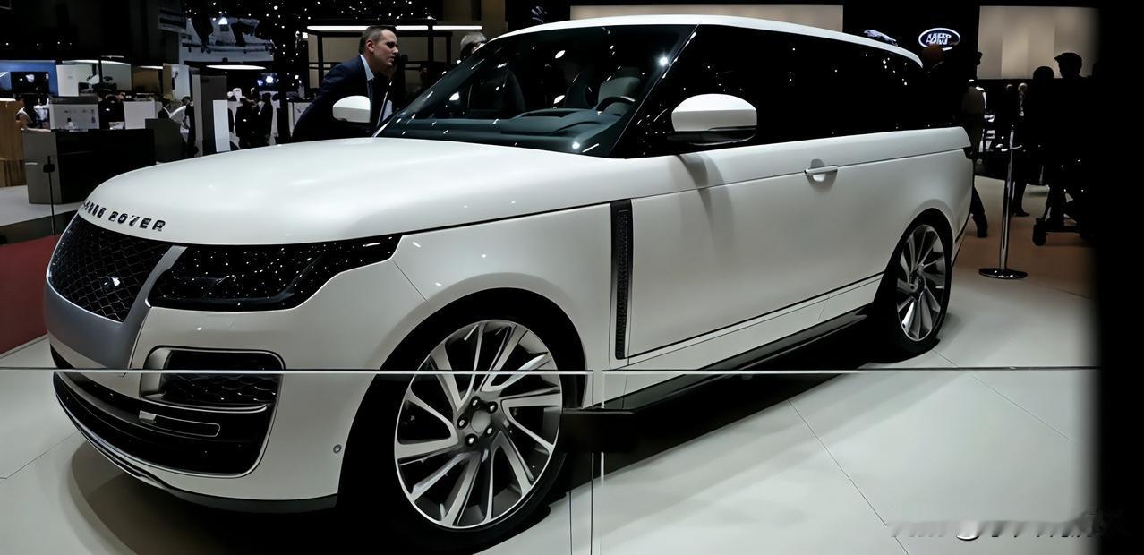 最富态的双门Coupe——路虎Range Rover SV Coupe
Rang
