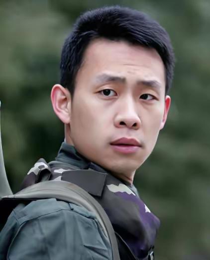 2004年，张译请一个钟点工，离开后发现钱被偷了，钟点工还不承认，张译只能报警。