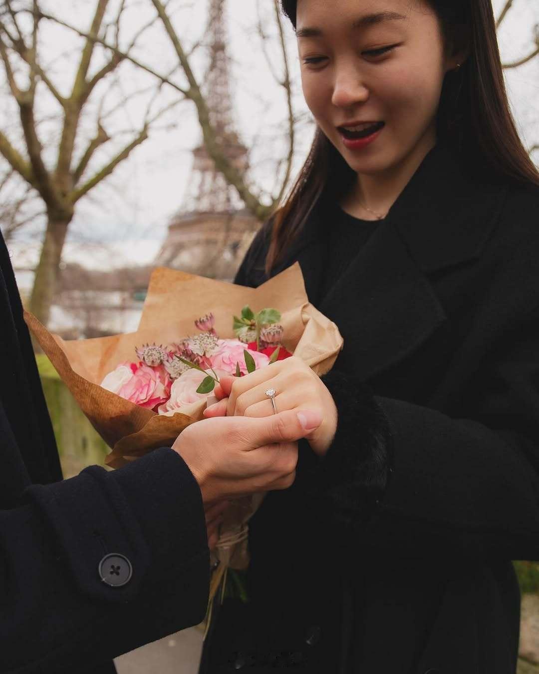 玉泽演去年4月求婚  玉泽演女友正面照  有网友刷到2pm玉泽演在巴黎铁塔下向女