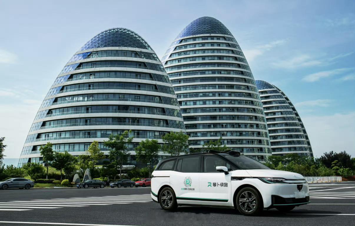 萝卜快跑宣布与Uber合作萝卜快跑全球规模化部署数千辆无人车 不得不说萝卜快跑牵