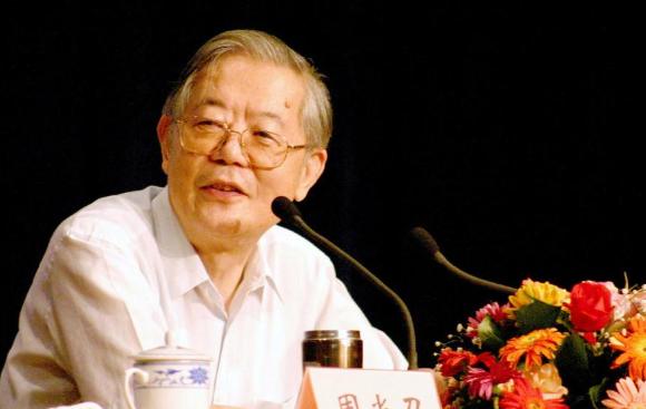 “两弹元勋“周光召：他卧病13年，妻子早已去世，女儿很悲痛，尊重自己民族中的英雄