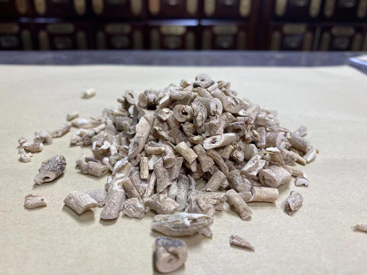 巧用“白鲜皮”，消除患者的肾病综合征后，我发现：之所以越来越多的病治不好，都是人