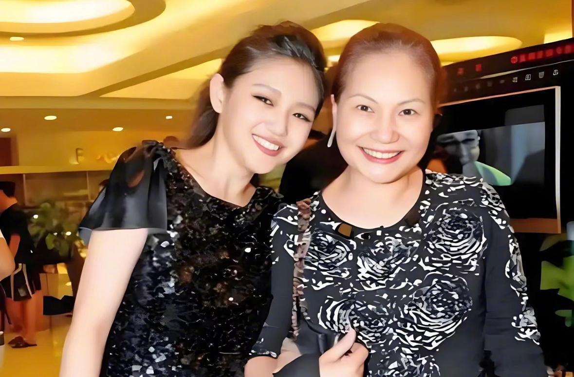 曝S妈与马筱梅聊天记录大S的小孩长大了面对家庭是什么心情呢？幼年丧母、再婚的爸、