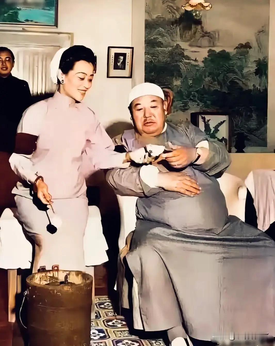 当年宁夏的土皇帝，在美国后院晒金条。
 
这不是电影。1956年，洛杉矶太平洋帕