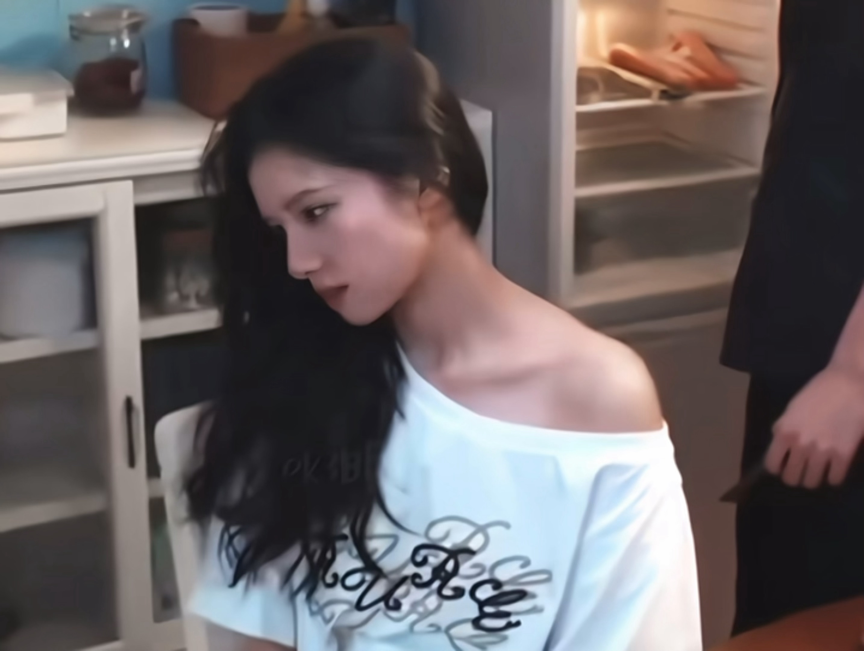 斜肩完全女神 真被美哭张婧仪苗靖