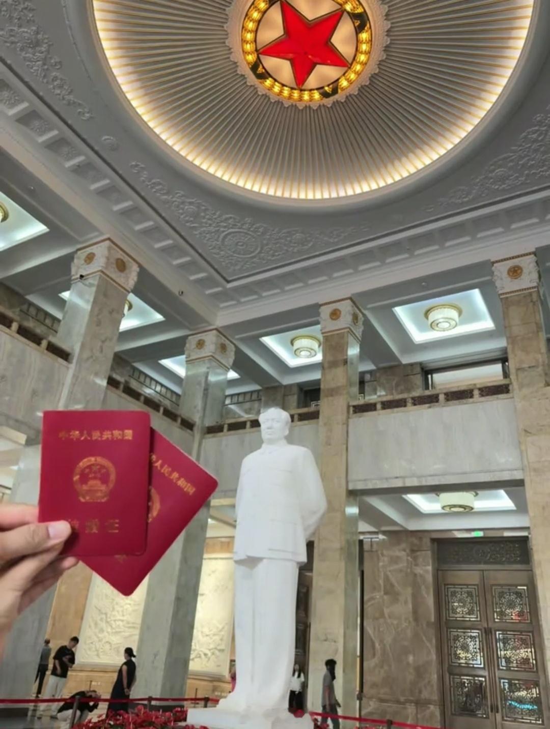 （刚才大数据又推过来不少请教员见证的）没有任何排场，但没有任何一种规格，可以超越