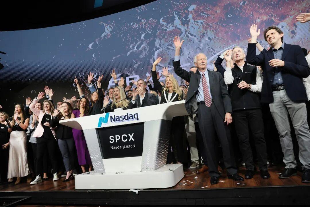 中国不需要也不可能复制SpaceXSpaceX上市刷屏，但中国航天真不用慌。差距