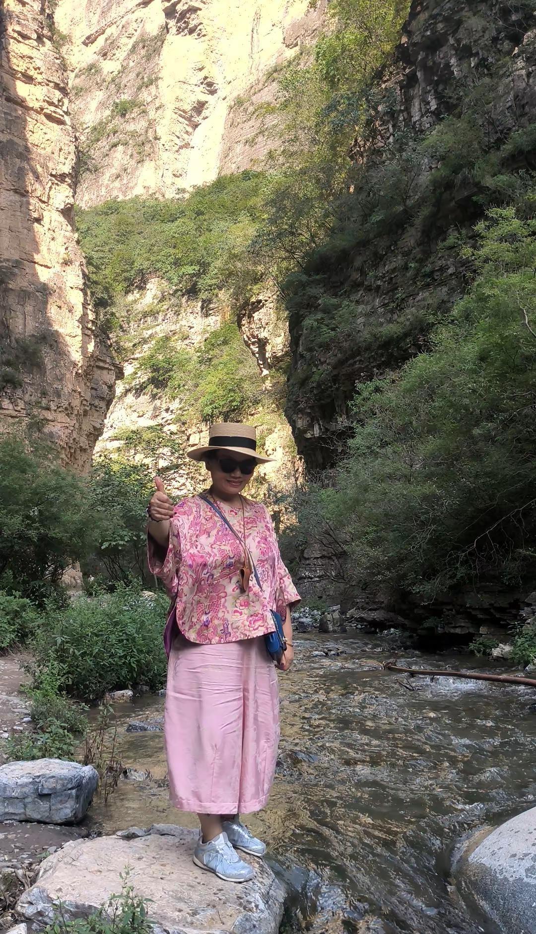 喜欢臭美更喜欢嘚瑟