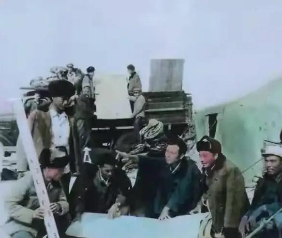 1963年底，焦裕禄向组织申请回山东老家看望老母亲，找到县长程世平说：“老程，你