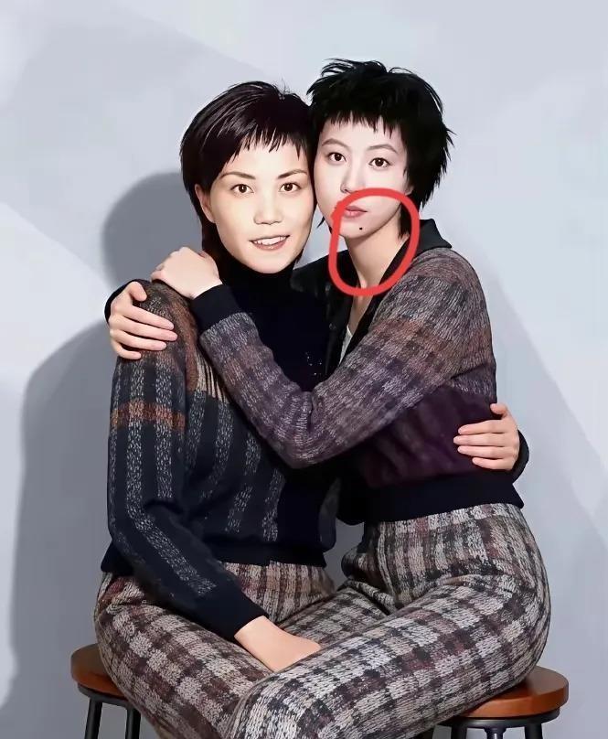 窦靖童一开口，谁还在乎她多高？
这话听着糙，但理儿就是这么个理儿。咱们普通人老盯