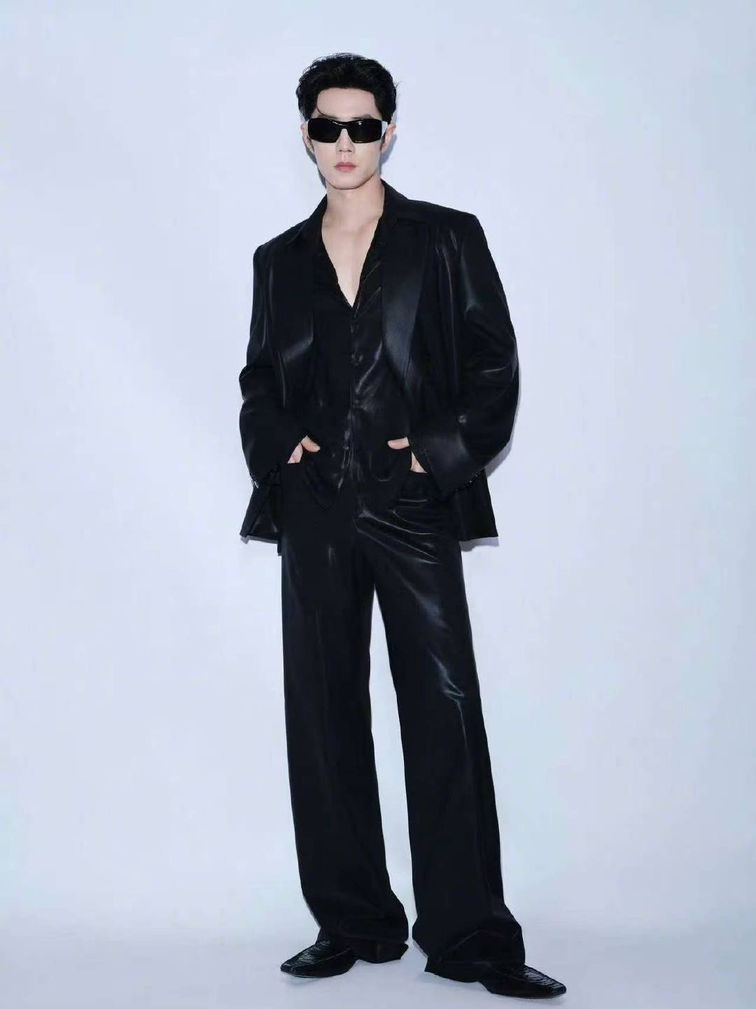 肖战时装周系列全球首穿这也太迅速了吧！肖战上身刚在米兰时装周发布的Gucci P