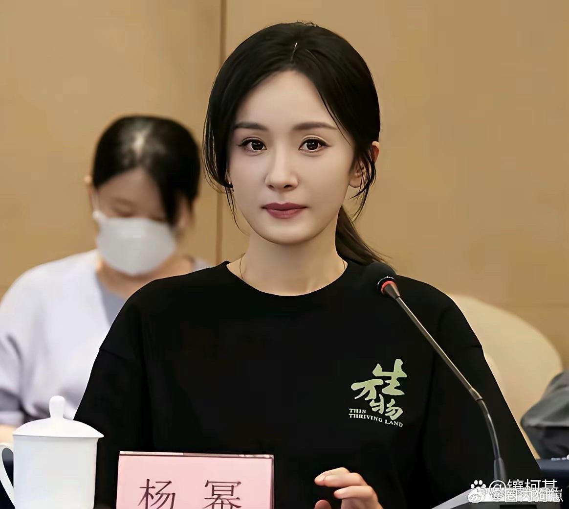 无滤镜考验：刘亦菲光彩照人，杨幂、赵丽颖轻松过关，辛芷蕾的素颜美到让人移不开眼。