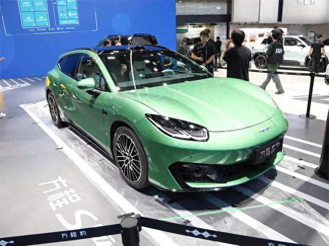 方程豹首款轿车将上市，车宽近2米，最大纯电续航里程900km