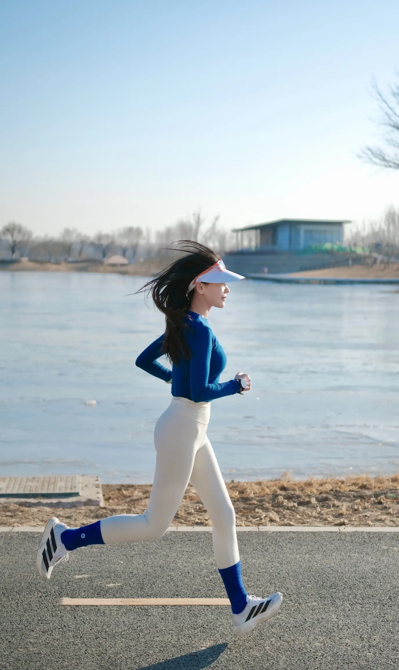 用一场跑步，开始鲜活一天💙🤍。