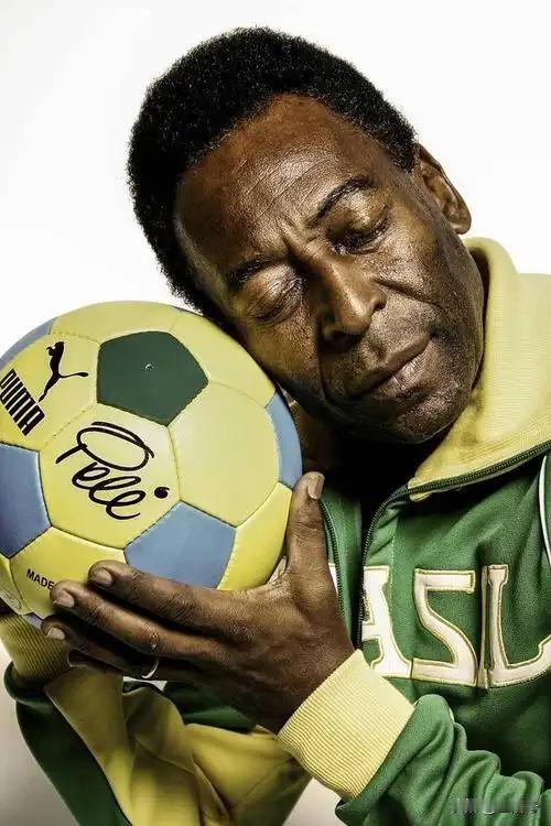 个人认为：足球界能真正叫球王的只有这三人⚽️

足球的魅力…足球那是竞技体育运动