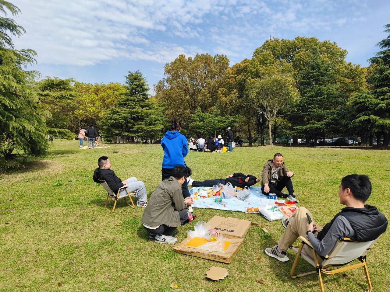 三年弹指一挥间，順望均安！兄弟江湖再见！山货上头条 
相处三年，皆因有缘，
过往