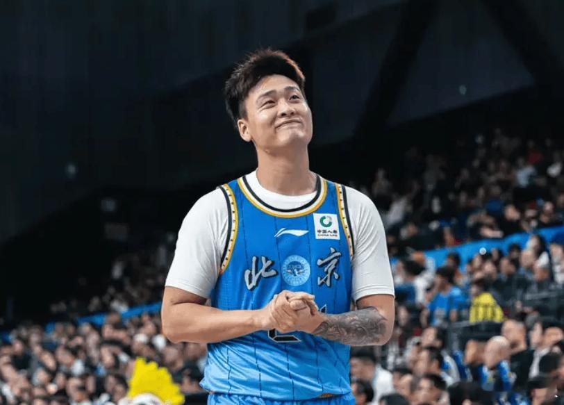 赵睿更新社交媒体：大家好，我是赵睿，在此我就昨晚赛后在社交媒体上情绪化地回复球迷