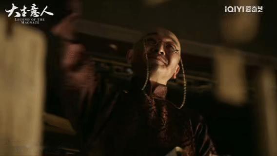 细节彰显质感！刺绣细密、面料暗纹隐约，老钱风的精致感扑面而来～ 