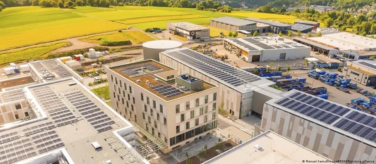 德媒：夏天快来了 欧洲电网又要供大于求

近年来，欧洲各地的光电、风电容量急剧扩