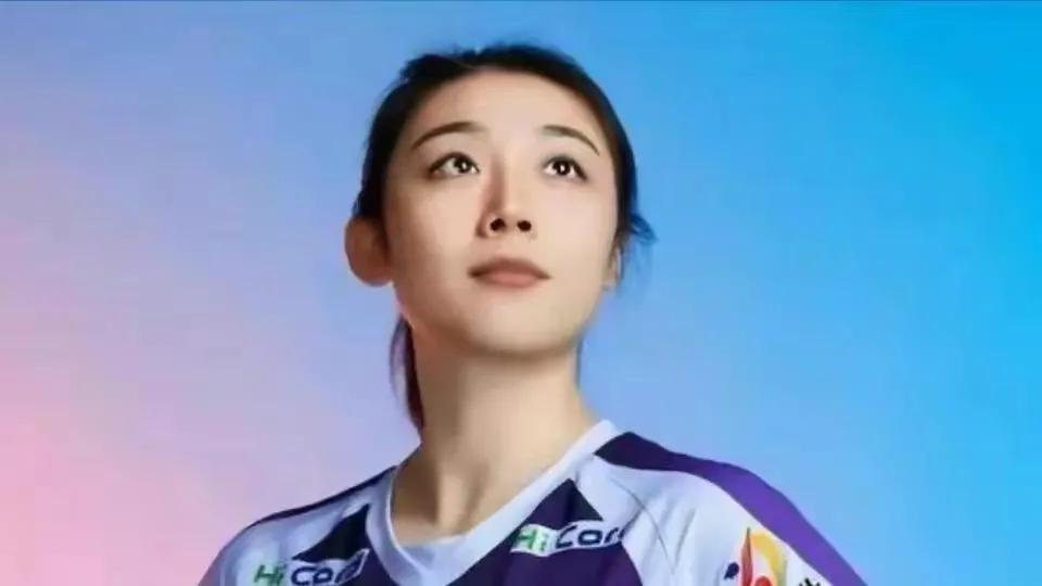 许晓婷年少老成，潜力巨大！王音迪扣球时善于使尽腰部力量，具备欧美球员的风格，可喜