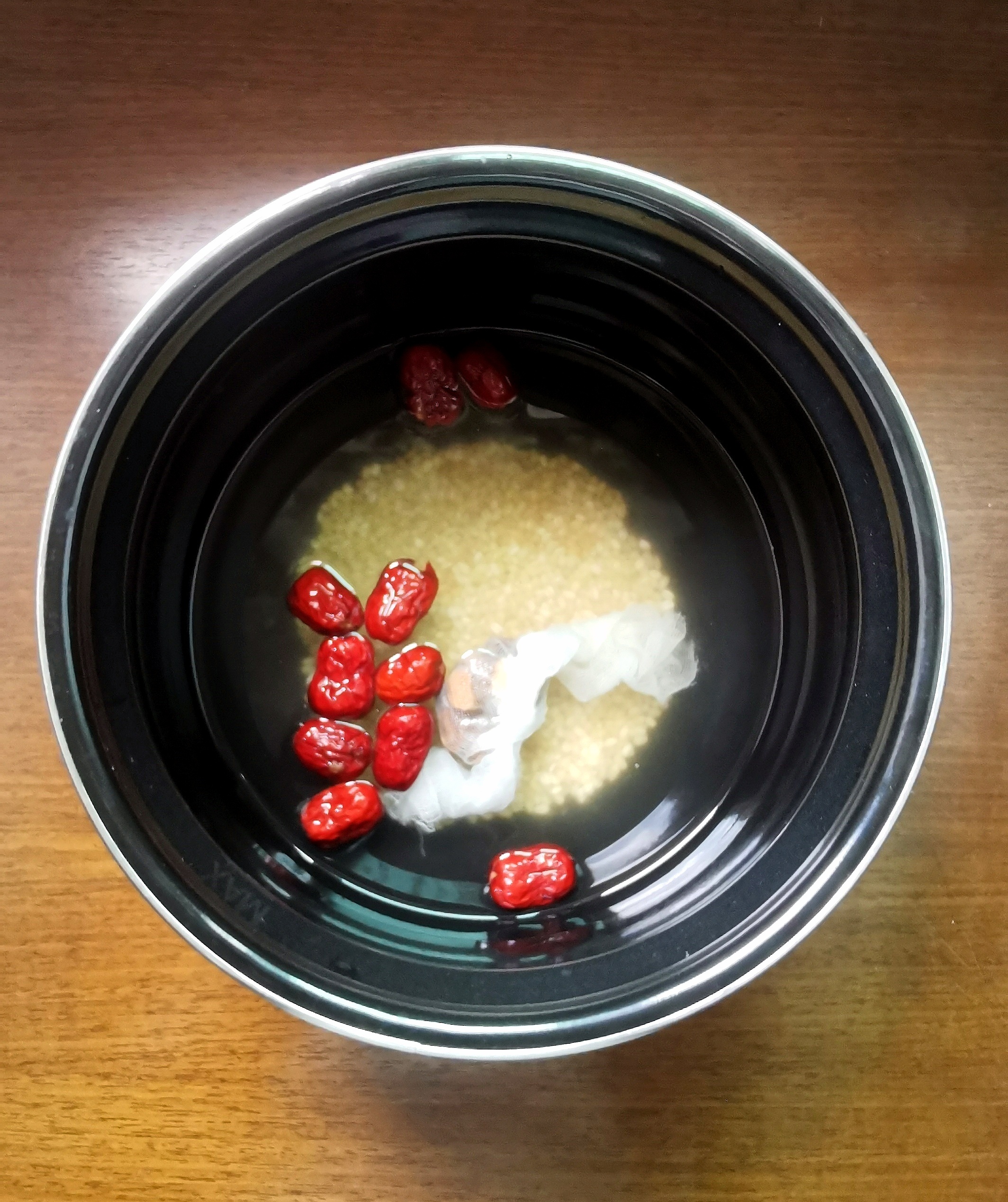 中医式生活 今天中午煮甘麦大枣汤吃。《金匮要略》妇人杂病脉证并治第二十二篇妇人脏