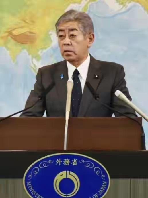 就在刚刚
东方大国制裁日本，禁止向日本出口军民两用物品，日本想要恢复正常贸易，居