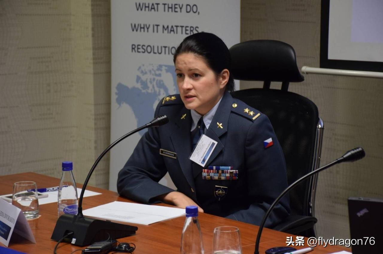 🇨🇿据捷克武装部队总参谋部发言人玛格达莱娜·德沃拉卡称，捷克军队越来越多地在