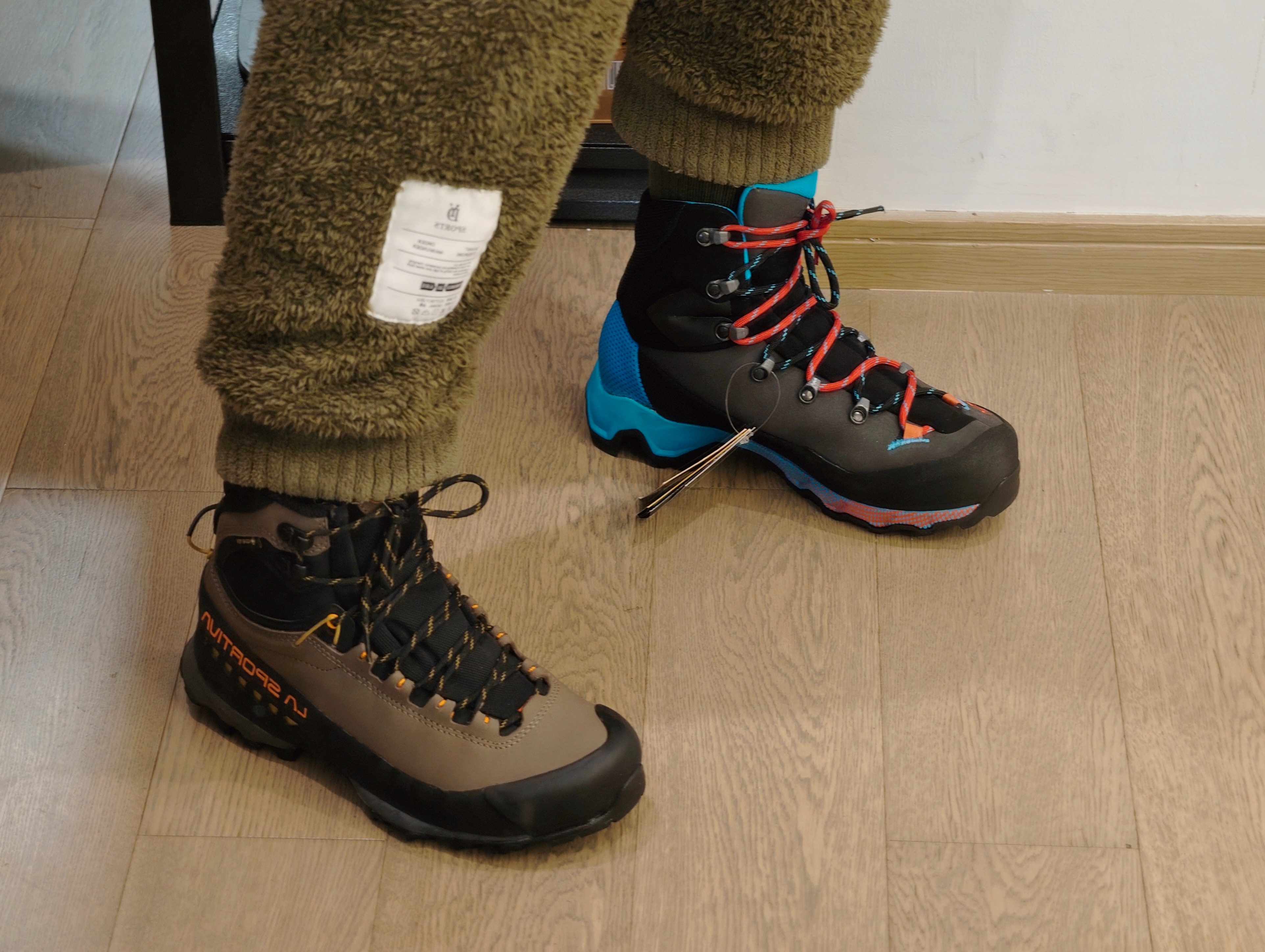 绝了la sportive的这个aq trek（右边那双）真的巨好穿啊啊啊啊！这