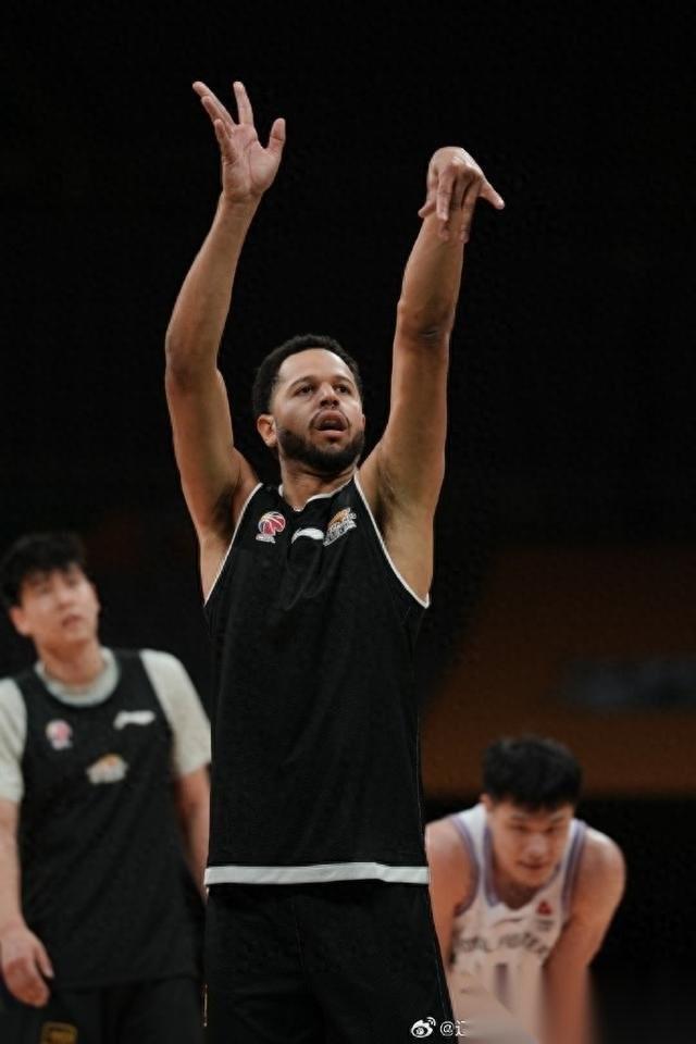 据CBA官方赛程安排，3月11日，常规赛第二阶段首战打响。
目前11胜12负、排