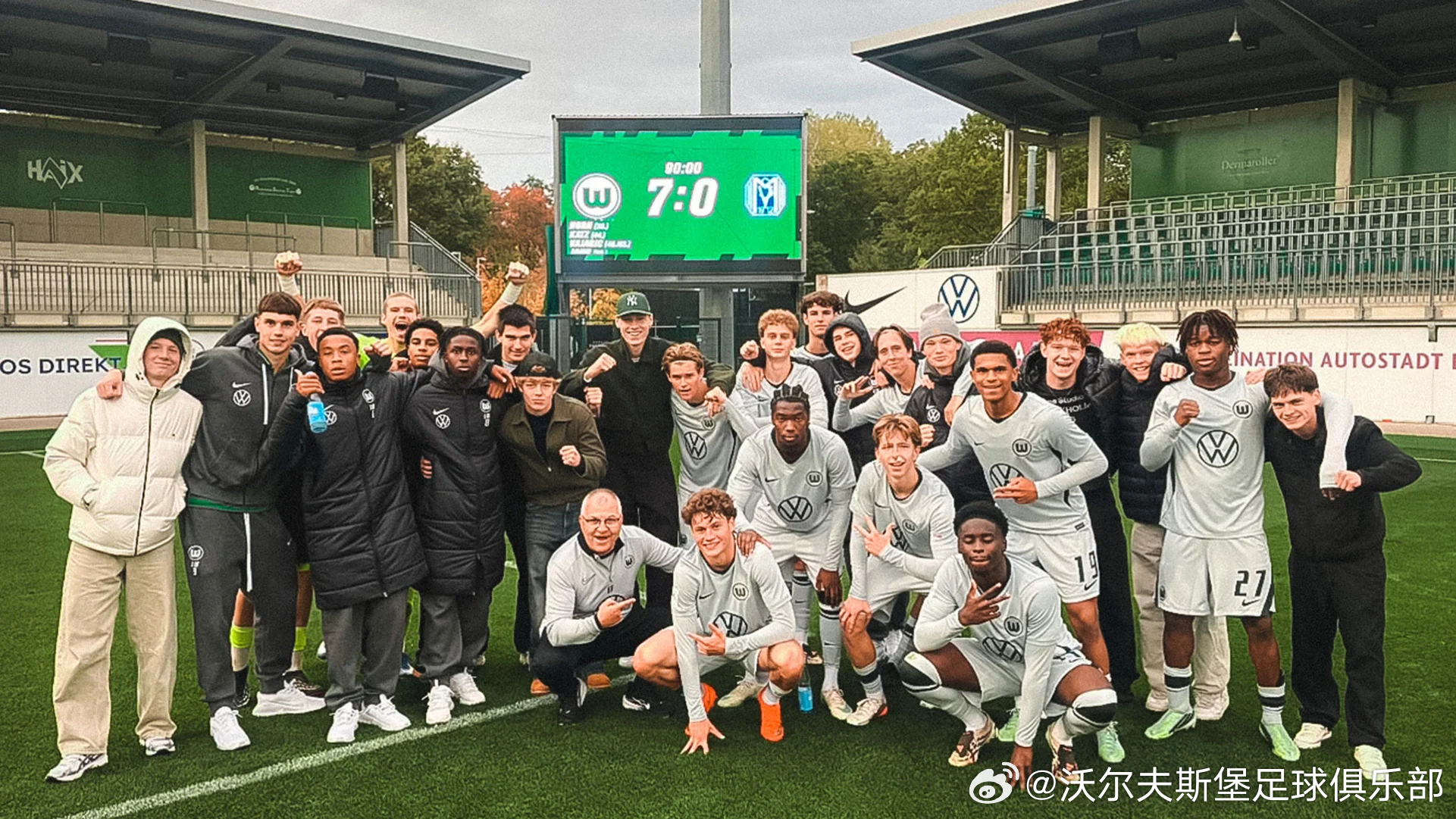 🐺⚽【连续两轮7比0！狼堡U19再获大胜💚】上周六，狼堡U19坐镇AOK球场
