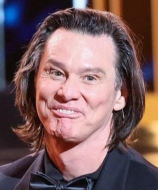 知名喜剧明星面如鬼魅？金凯瑞微调失败，容貌大变。
演员本身是一件商品，注重保养无