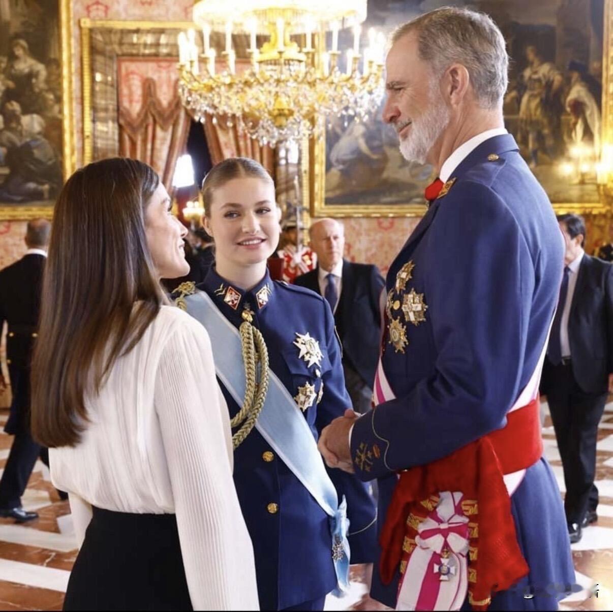 西班牙公主的成长：不是蜜罐里的童话
谁说文王储只需要美美的？
西班牙公主莱昂诺尔