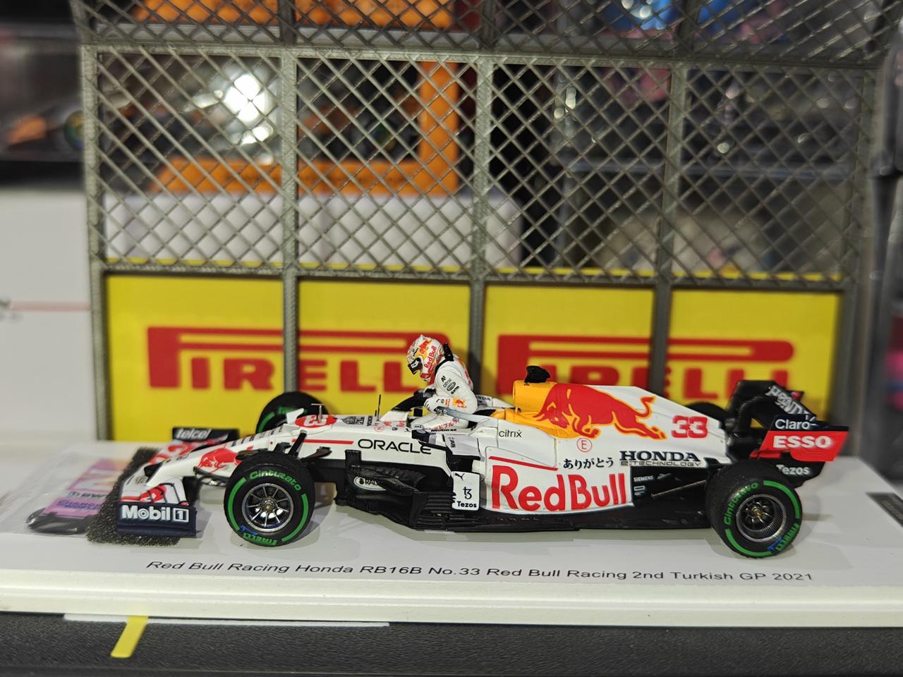 墙洞猫定制 spark1/43比例 维斯塔潘F12021土耳其大奖赛半雨胎版 红