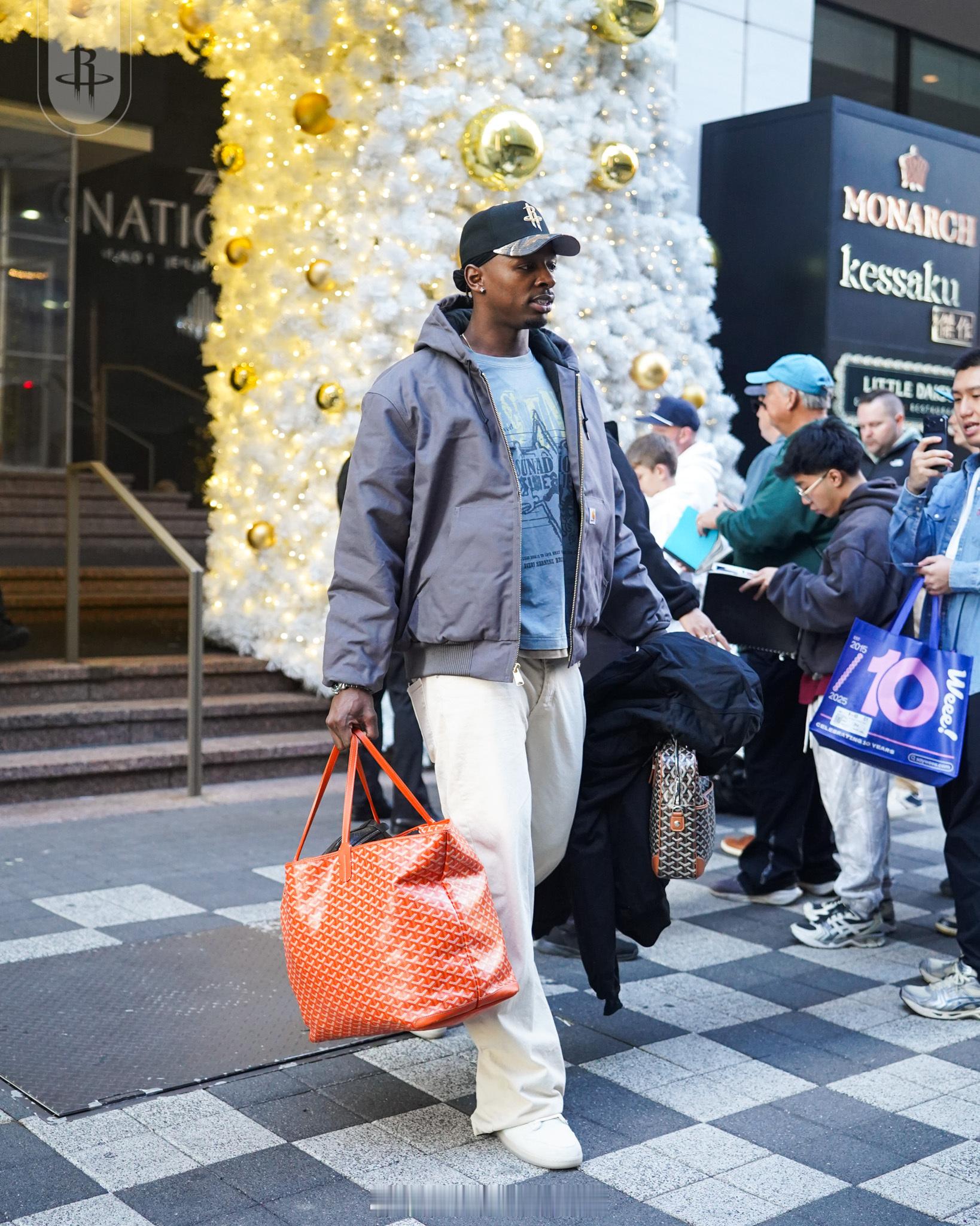 大包小包火箭vs独行侠休斯顿火箭新赛季篮不住