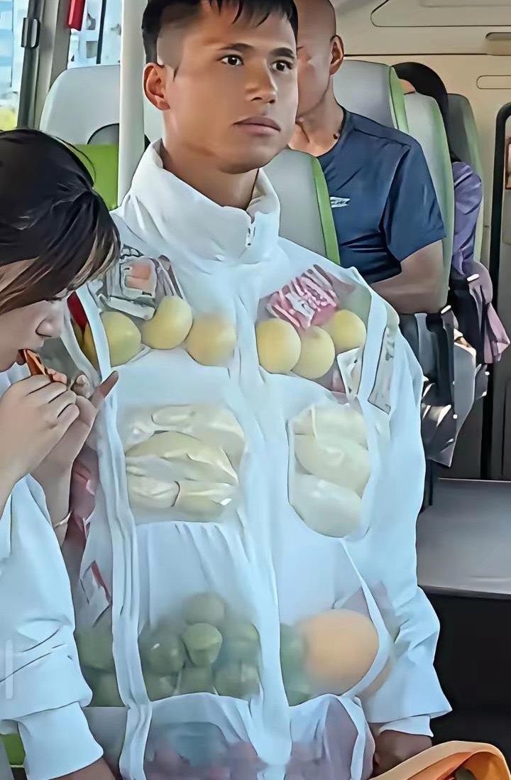 巴黎世家又出新款了吗？我刷到这张图直接笑喷了，我还以为是巴黎世家刚上新的天价潮流