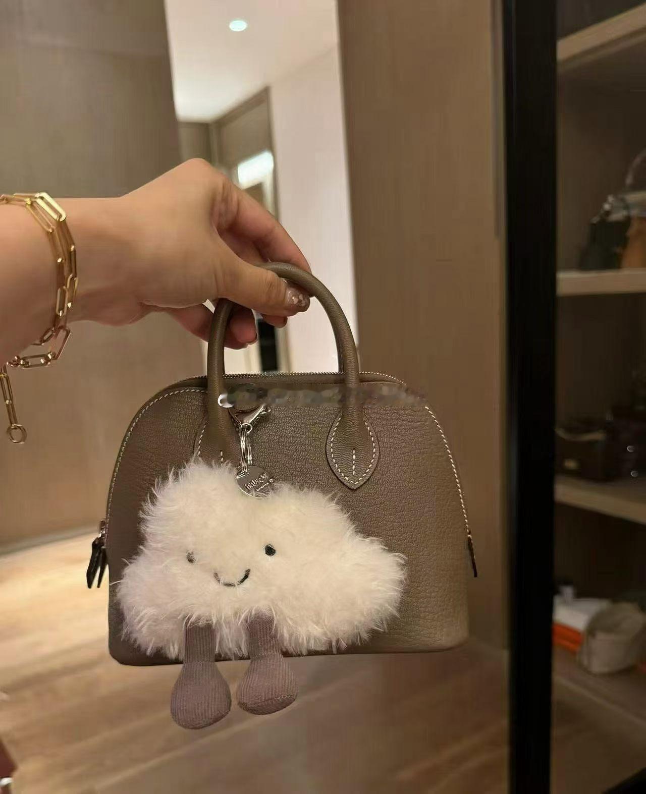🐎mini bolide永远喜欢！还是大象灰 还是银扣 还是法羊皮每一个元素都