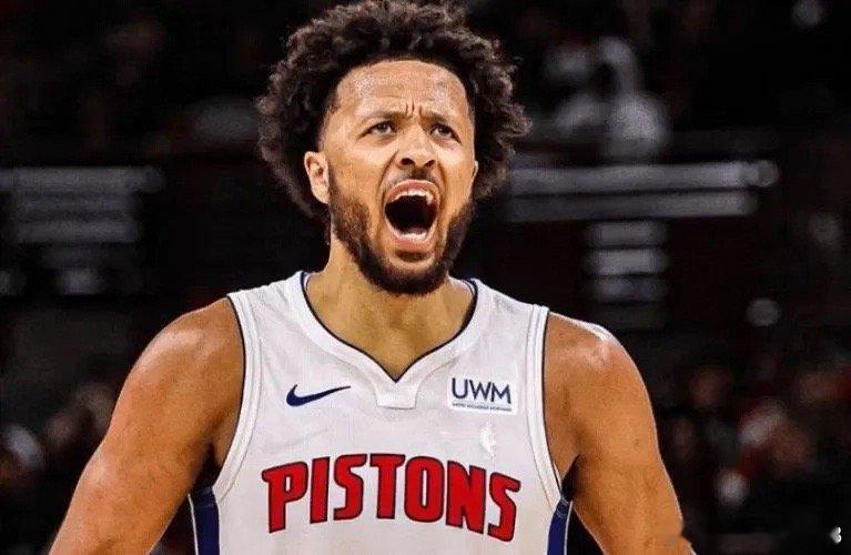 坎宁安活塞和爵士这场比赛，爵士在上半场还是领先的，不过末节坎宁安开启了个人模式，